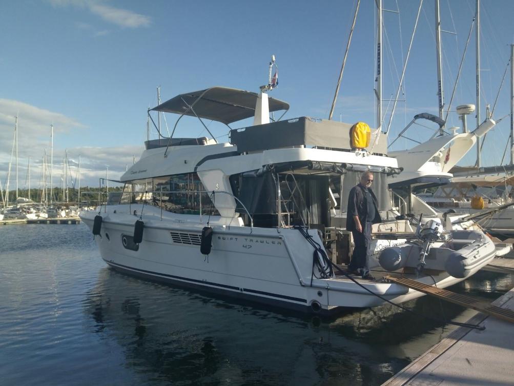 Motoryacht mit Flybridge Flybridge